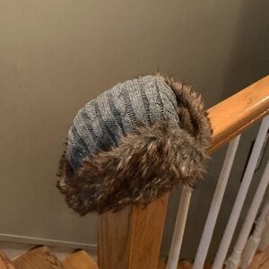 15/$5 Muss Gray and Fur Hat